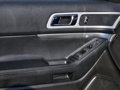 Used 2013 Ford Explorer XLT image 21