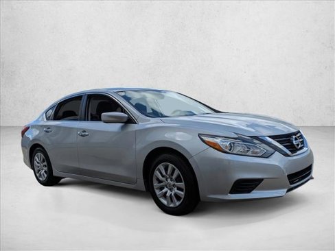 Used 2017 Nissan Altima 2.5 S image 3