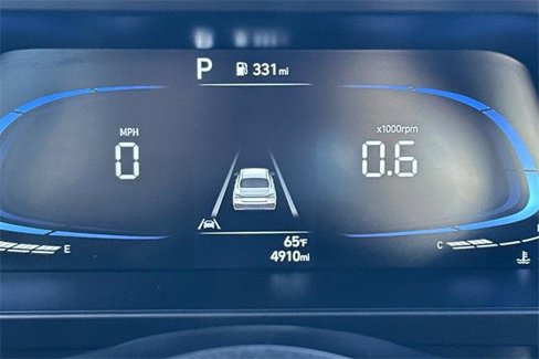 Used 2025 Hyundai Elantra Sport image 25