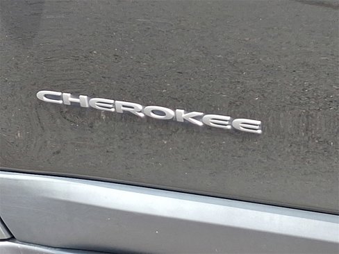 Used 2021 Jeep Cherokee Trailhawk image 29