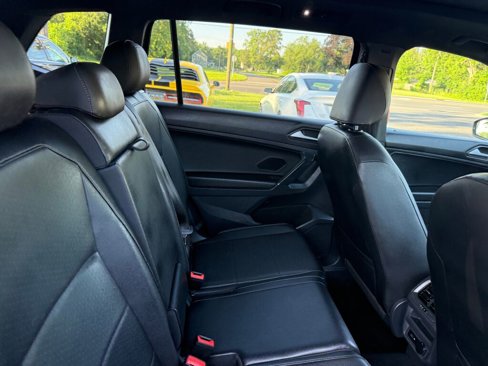 Used 2020 Volkswagen Tiguan SE R-Line w/ 3rd Row Seat Package image 27