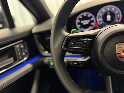 New 2025 Porsche Panamera 4 image 22
