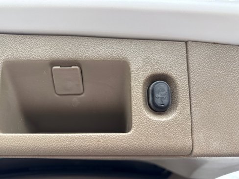 Used 2016 Chevrolet Tahoe LT image 18
