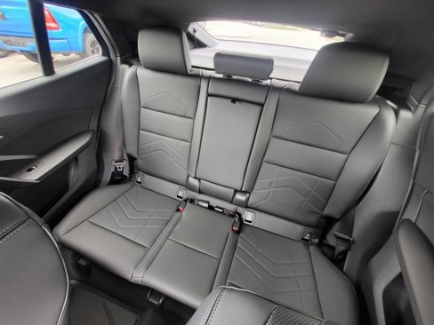 New 2025 BMW X2 xDrive28i w/ Convenience Package image 11