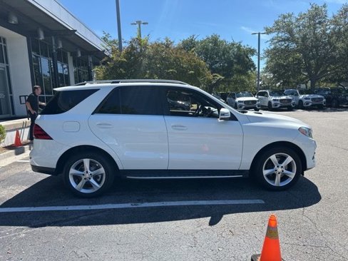 Certified 2017 Mercedes-Benz GLE 350 4MATIC image 8