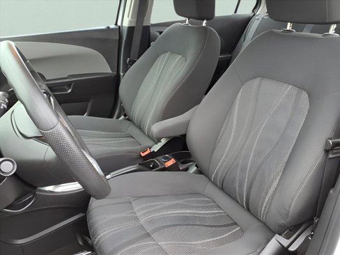 Used 2017 Chevrolet Sonic LT image 10