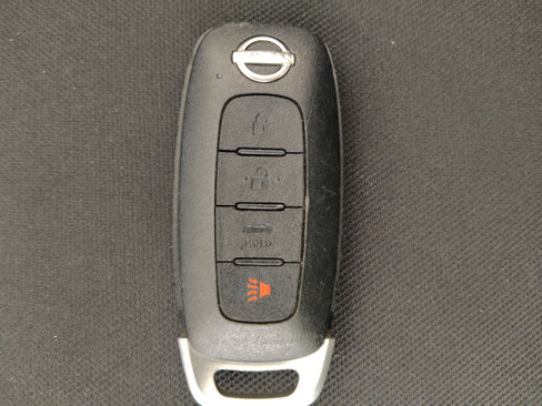 Used 2023 Nissan Versa SV image 32