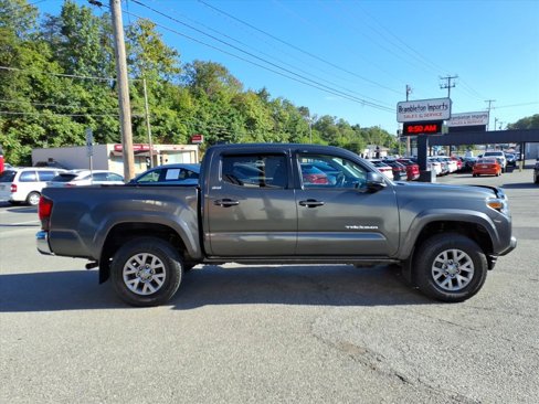 Used 2019 Toyota Tacoma SR5 image 2