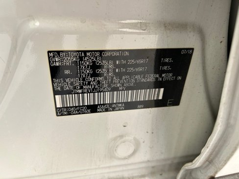 Used 2018 Toyota RAV4 XLE image 17