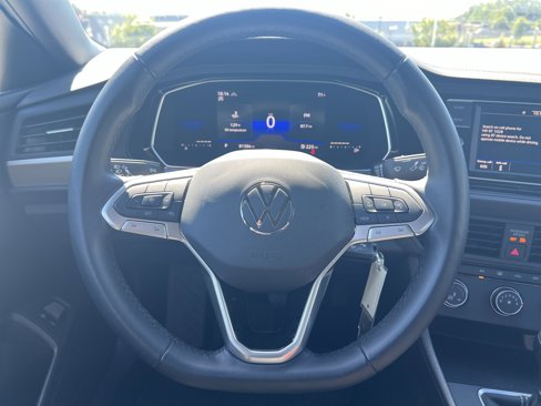 Used 2022 Volkswagen Jetta Sport image 18