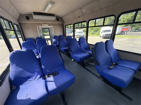 Used 2006 Ford E-450 and Econoline 450 image 22