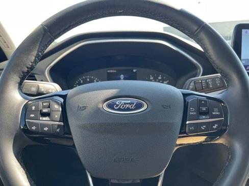 Used 2022 Ford Escape SE w/ SE Sport Appearance Package image 15
