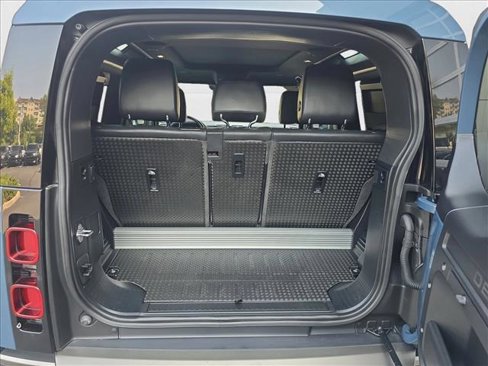 Used 2021 Land Rover Defender 90 X-Dynamic S image 12