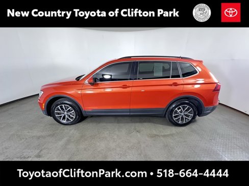 Used 2019 Volkswagen Tiguan SE w/ Panoramic Sunroof Package image 6