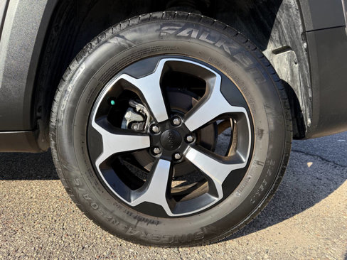 Used 2019 Jeep Renegade Trailhawk image 18