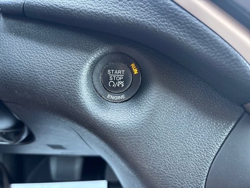 Used 2014 Jeep Cherokee Limited image 34