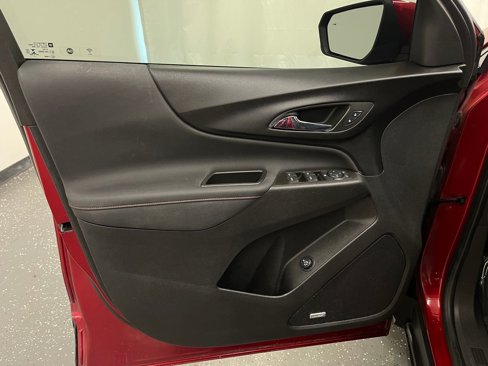 Used 2022 Chevrolet Equinox RS w/ RS Leather Package image 9