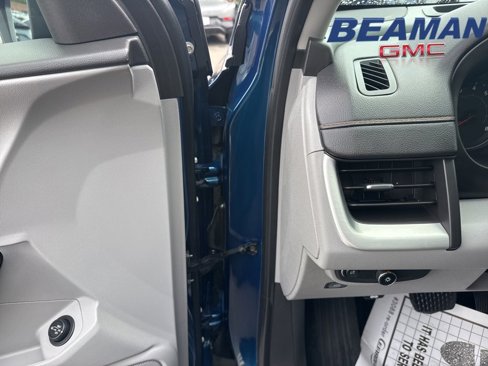 Used 2021 GMC Terrain SLE w/ Driver Convenience Package image 13