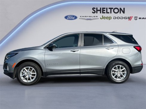 Used 2023 Chevrolet Equinox LT image 2