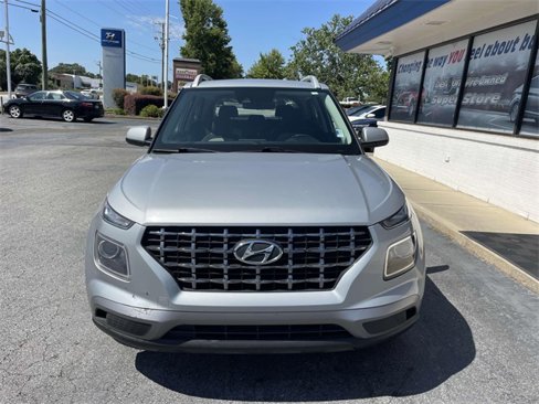 Used 2021 Hyundai Venue SEL image 2