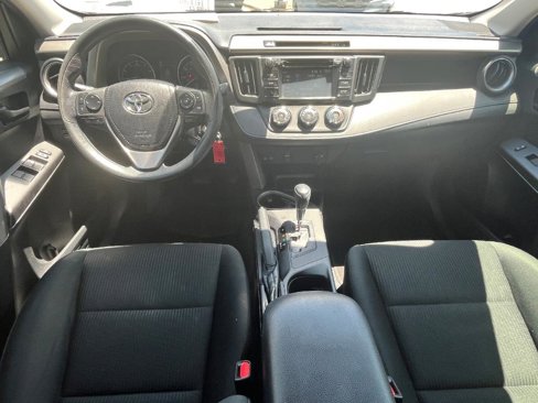 Used 2018 Toyota RAV4 LE image 6