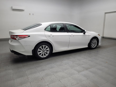 Used 2018 Toyota Camry LE image 10