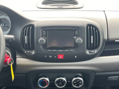 Used 2016 FIAT 500L Easy image 27