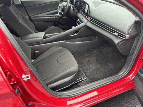 Used 2023 Hyundai Elantra SEL w/ Convenience Package image 18