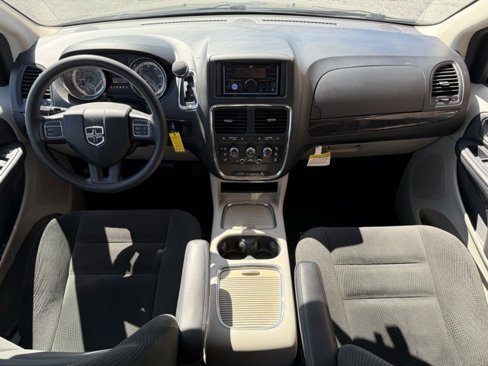 Used 2016 Dodge Grand Caravan SXT image 21
