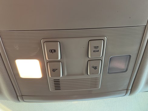 Used 2022 Volkswagen Taos S image 19