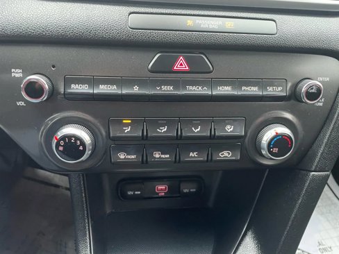 Used 2021 Kia Sportage LX image 9