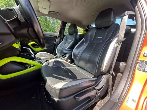 Used 2015 Hyundai Veloster Turbo image 27