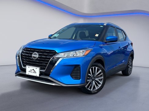 Used 2023 Nissan Kicks SV image 2
