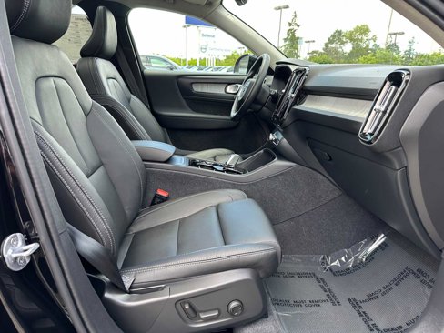 Used 2024 Volvo XC40 B5 Plus w/ Climate Package image 11