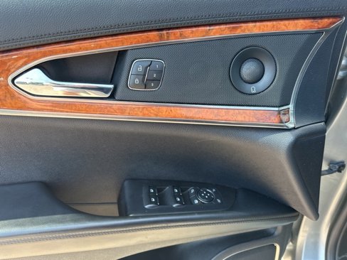Used 2020 Lincoln Nautilus Reserve image 3