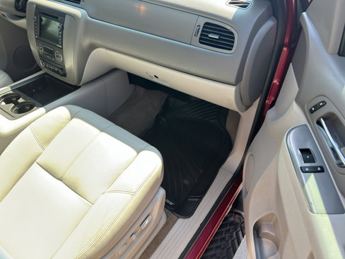 Used 2011 Chevrolet Tahoe LT image 25
