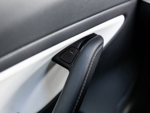 Used 2018 Tesla Model 3 Long Range image 21