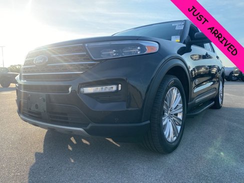 Used 2021 Ford Explorer King Ranch w/ Premium Technology Package image 3