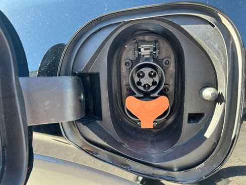 Used 2023 Chevrolet Bolt EUV LT image 29