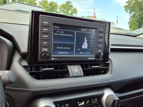 Used 2022 Toyota RAV4 XLE image 19