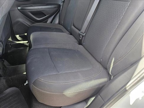 Used 2022 Chevrolet Trax LS w/ Tint and Cruise Package image 15