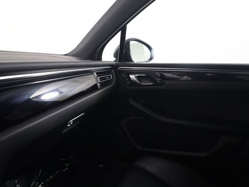 New 2024 Porsche Macan Turbo image 14