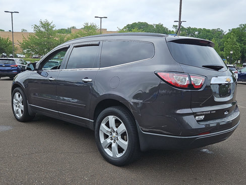 Used 2017 Chevrolet Traverse LT w/ Style and Technology Package image 4