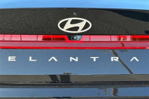 Used 2024 Hyundai Elantra SEL image 28
