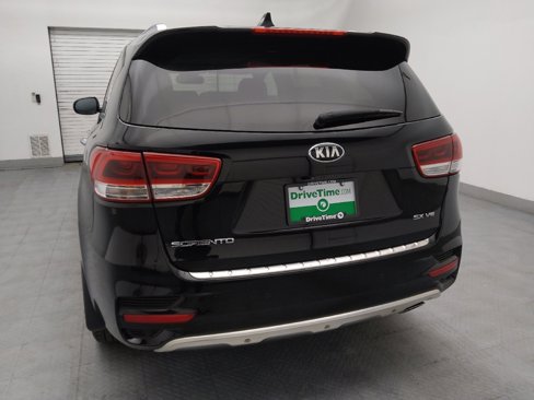 Used 2017 Kia Sorento SX image 6