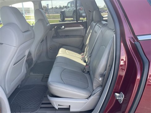 Used 2010 Buick Enclave CXL image 12