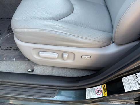 Used 2012 Toyota RAV4 Limited image 88