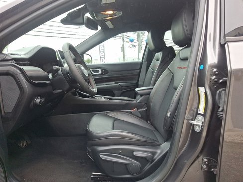 Used 2023 Jeep Compass Trailhawk image 11