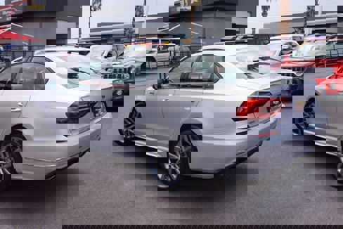 Used 2018 Volkswagen Passat 2.0T image 4