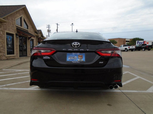 Used 2021 Toyota Camry SE image 11